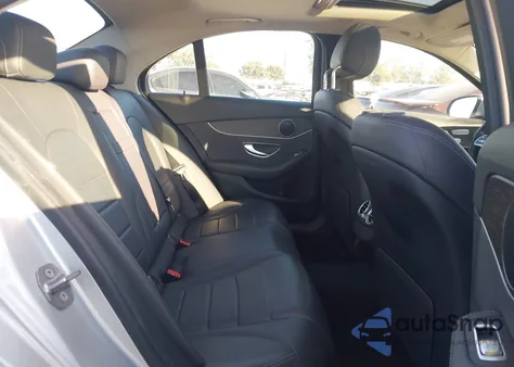 2020 Mercedes-Benz C 300 z USA, uszkodzony, nr VIN WDDWF8DB2LR534805